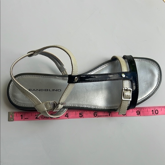 Bandolino sandal flat strappy black cream patent leather size 10 - Picture 14 of 14